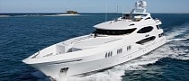 American Millionaire’s Luxury Yacht Grabs Everyone’s Attention in London