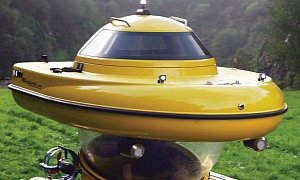 Amphibious Sub-Surface Water Craft Is the Double-Decker Bus of the Sea <span>· Video</span>
