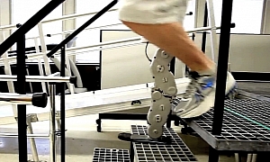 Amputee Rider Uses Brain to Control His New Robotic Leg