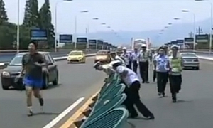 Amusing Incident on Chinese Highway - Domino Fence