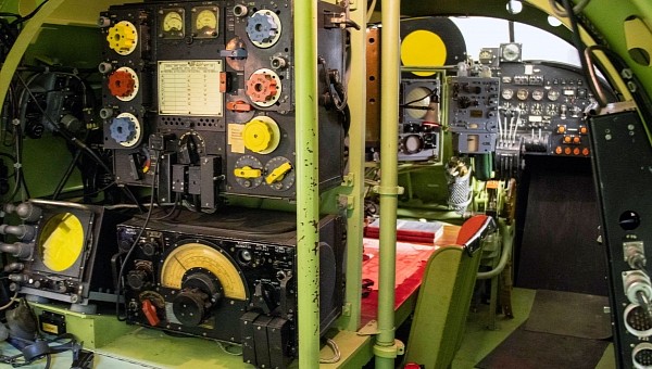 WWII-era Lancaster Bomber cockpit replica took 6 full years to build from scratch