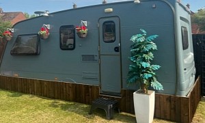 An Old Abbey GTS Vogue 417 Trailer Is Reborn Into Glitzy Nail Salon, on the Cheap