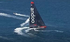 Andoo Comanche Leads Sydney to Hobart After Dramatic Start