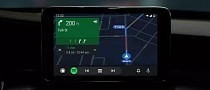 Android Auto Has No Idea Google Launched a New Super-Phone