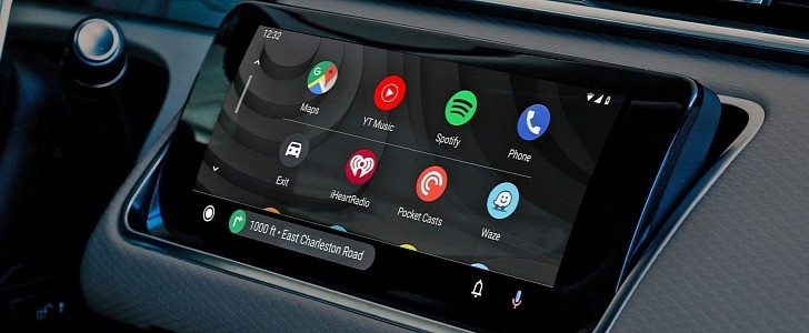 Android Auto can automatically switch to dark mode based on phone settings