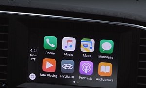 The Android Auto vs Apple CarPlay Reviews Are In (and Kind of Fun to Watch)