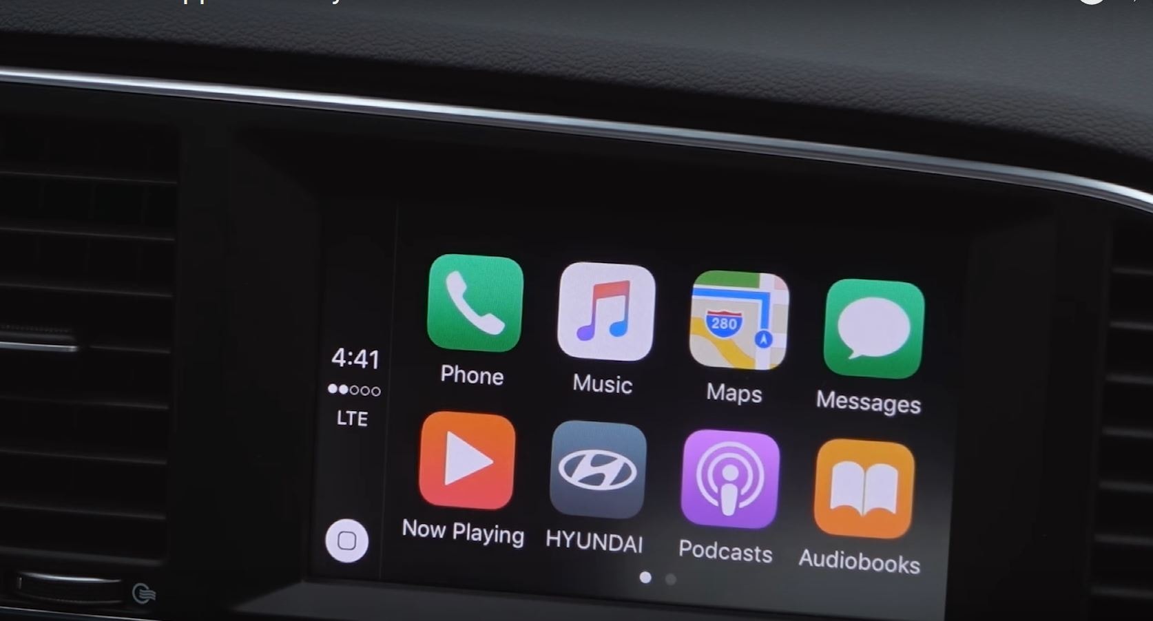 android auto vs apple carplay reviews are kind of fun 119470_1
