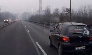 Angry Toyota Yaris Driver Pulls out a Gun and Shoots in Poland