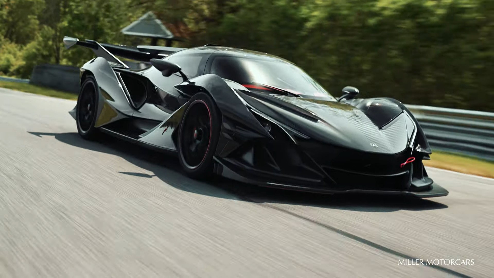 verontreiniging onderhoud schouder Apollo IE “Carbon Dragon” Debuts in U.S., V12 Howls Like It's Out of This  World - autoevolution