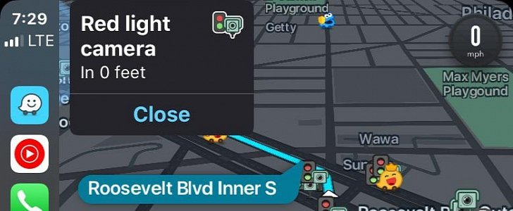 Waze alert blocking GPS instructions