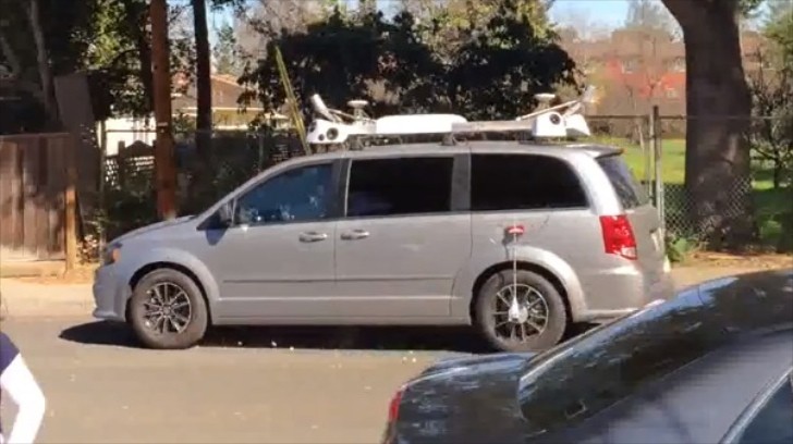 "Apple iCar" Mule Captured on Video in California, Takes the Form of a Minivan