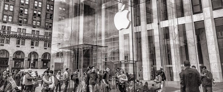Apple logo on building in New York