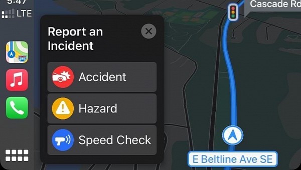 Incident reporting in Apple Maps on CarPlay