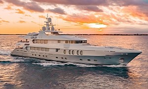 Are America's Millionaires Going Bankrupt? Chasseur Superyacht Can Be Yours for $32.7M