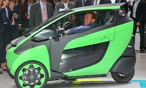 Arnold Schwarzenegger Checks Out Toyota I-Road at Paris Motor Show