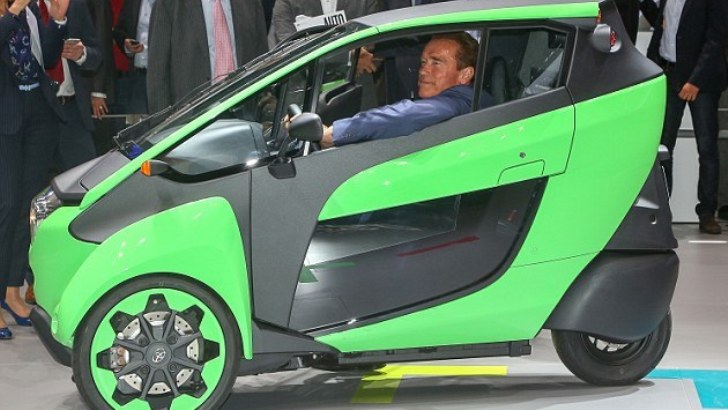 Arnold Schwarzenegger Checks Out Toyota I-Road at Paris Motor Show