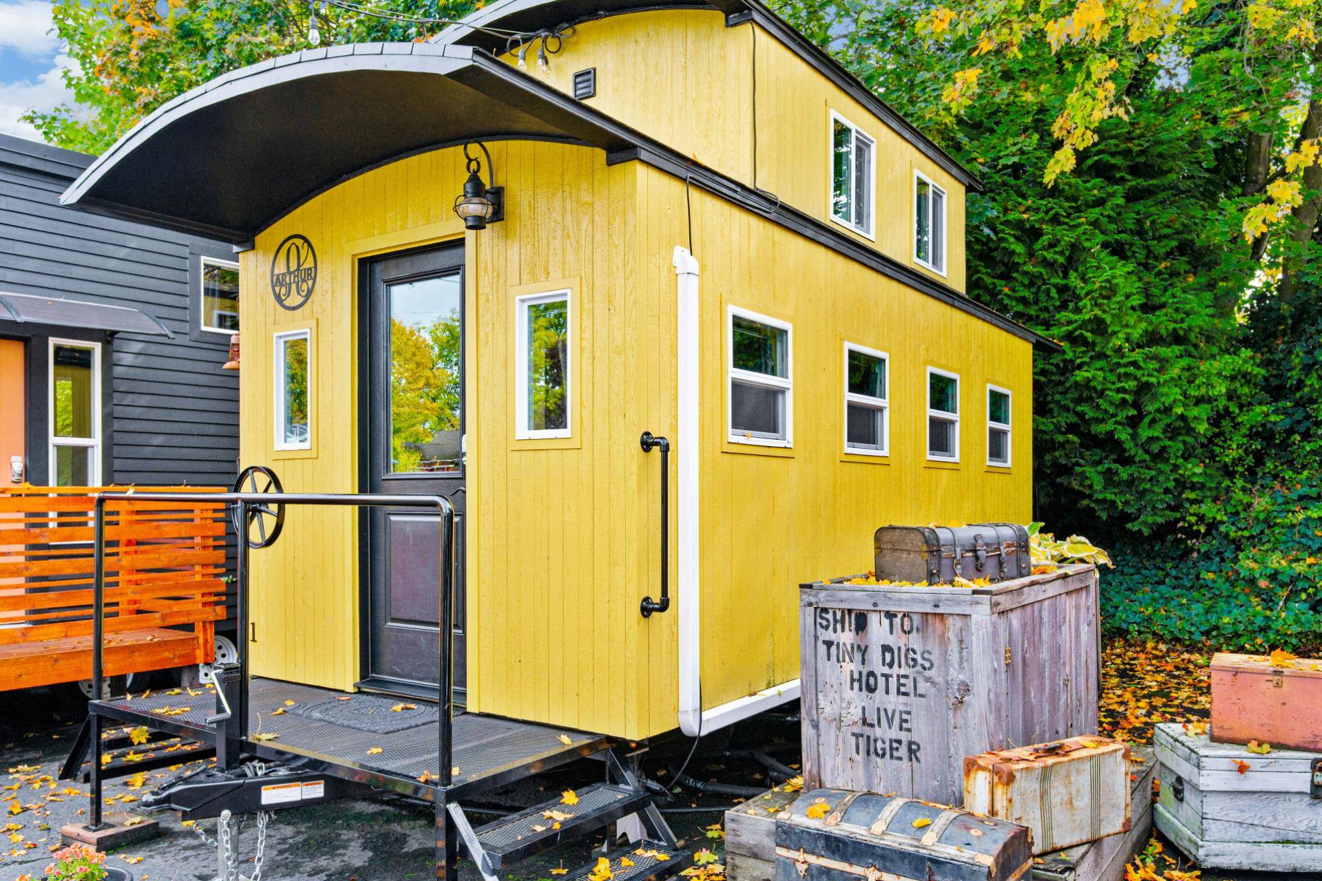 Arthur Is a Gorgeous, Caboose-Inspired Tiny Home Trying to Get You Into Tiny  Living - autoevolution