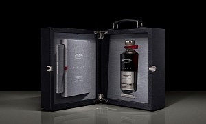 Aston Martin Class in a Glass: Black Bowmore DB5 1964 Blends Whisky and Piston