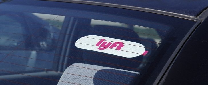 Woman jumps out of moving car when Lyft driver refuses to pull over