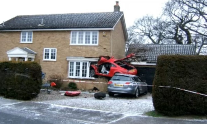 Audi crashed into house