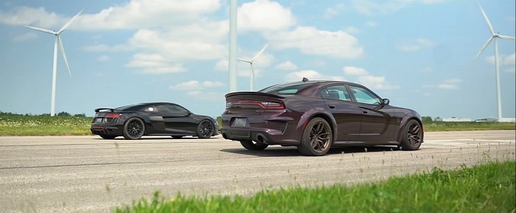 2022 Dodge Charger Redeye vs 2021 Audi R8, the longer you watch it, the longer the gap gets. Race!
