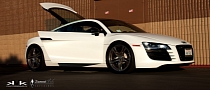 Audi R8 Lights Up: Wrapped in Matte White <span>· Video</span>