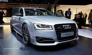 Audi S8 plus Shows Discreet Carbon Accents, Hides 605 HP in Frankfurt