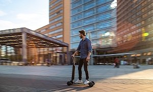 Audi to Give this Scooter-Skateboard Hybrid for Free to e-tron Car Buyers