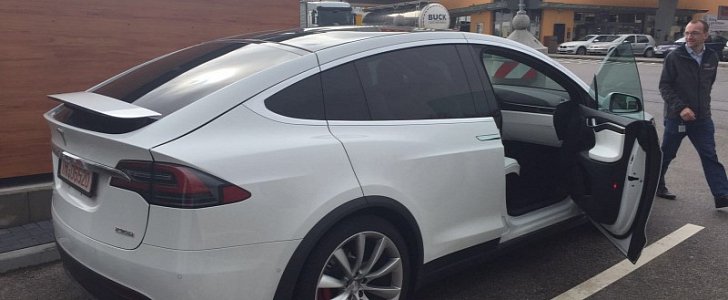 Tesla Model X charging fail
