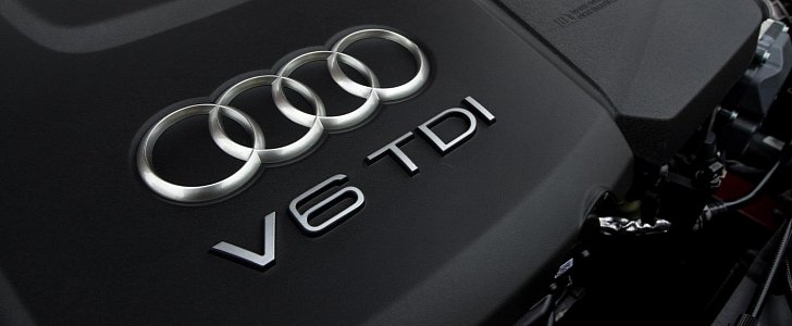 V6 TDI engine cover in Audi A4