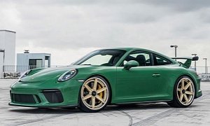 Auratium Green Porsche 911 GT3 Is the Retro Choice