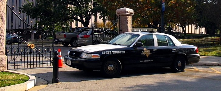 Texas State Highway patrol car in December 2006
