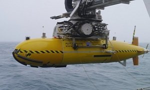 Autonomous Submarine Scans for Deep Sea Lifeforms - Autosub6000