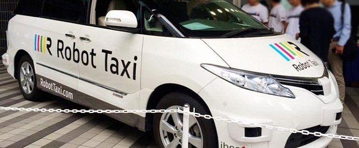 Robot Taxi car