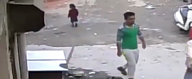 Car miraculously misses little girl in India