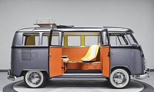 "Back to the Future" VW Kombi Is a Cool/Geek Fusion