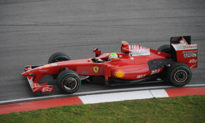 Bahrain Practice - Seven Cars to Test KERS