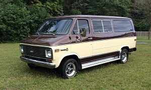 Beautiful 1977 Chevrolet G20 Beauville Sportvan Is a Time Capsule, Sells With No Reserve