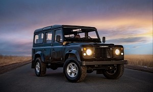 Beautiful 1993 Land Rover Defender 110 Is Up for Grabs, Needs Small Repairs