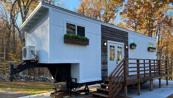 35-foot gooseneck tiny house has everything you need