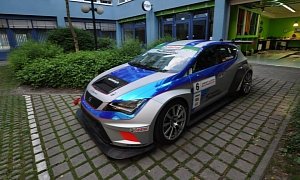 Because Racecar: SEAT Leon Eurocup Gets Chrome Wrap