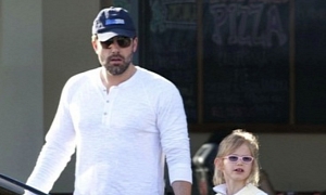 Ben Affleck Takes Daughters For a Ride in His Lexus LS