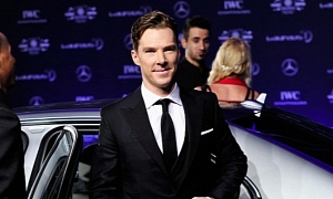 Benedict Cumberbatch Arrives at Hollywood Event in E-Class