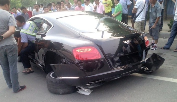 Bentley Continental GT Crash in China
