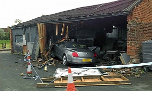 Bentley Continental GTC “Checks In” at Hotel: Crash