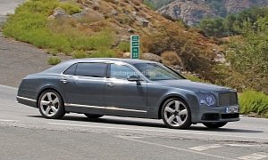 Bentley Mulsanne Facelift Spotted with Virtually no Camouflage While Driving in Spain