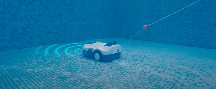 BestRobtic pool cleaning robot