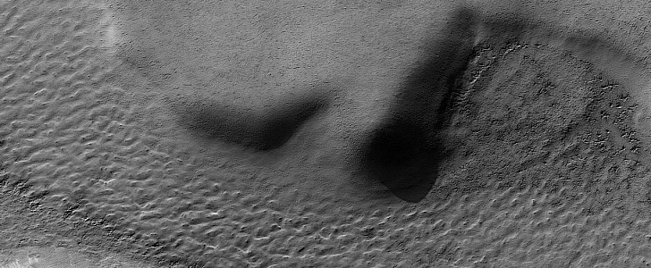 Strange features in an undisclosed region of Mars
