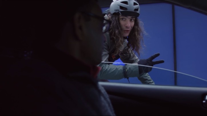 Bike Messenger Races Cab Driver in Chicago, The Winner Is a Surprise - Video
