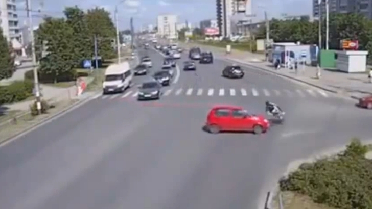 Billiard-like Scooter Accident